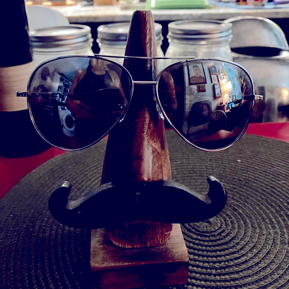 Aviator style sunglasses
